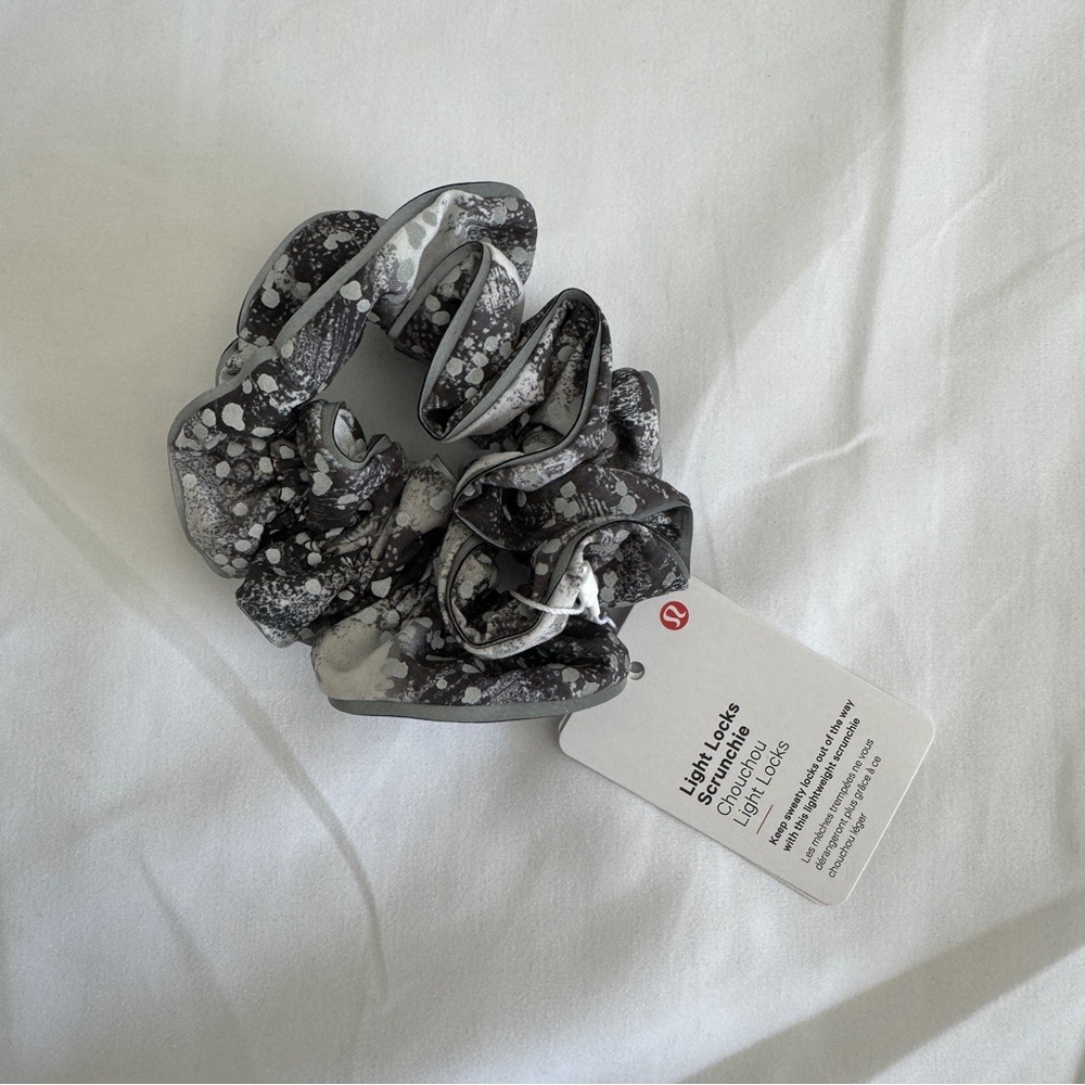 🆕⭐️ Lululemon Light Locks Scrunchie Reflective Take Flight Grey Silver